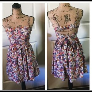 NWT Forever 21 Red Floral Dress Size Medium